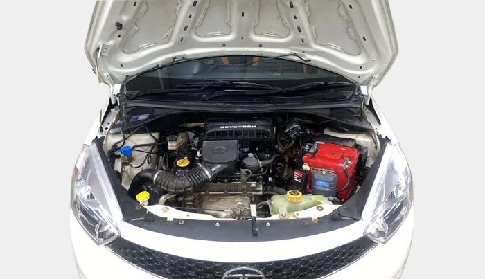 2018 Tata Tiago XT PETROL, CNG, Manual, 58,813 km, Front Windshield