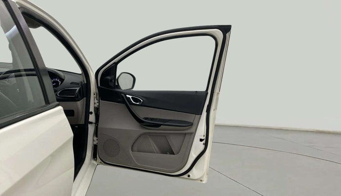 2018 Tata Tiago XZ PETROL, CNG, Manual, 63,002 km, RHS Front Door