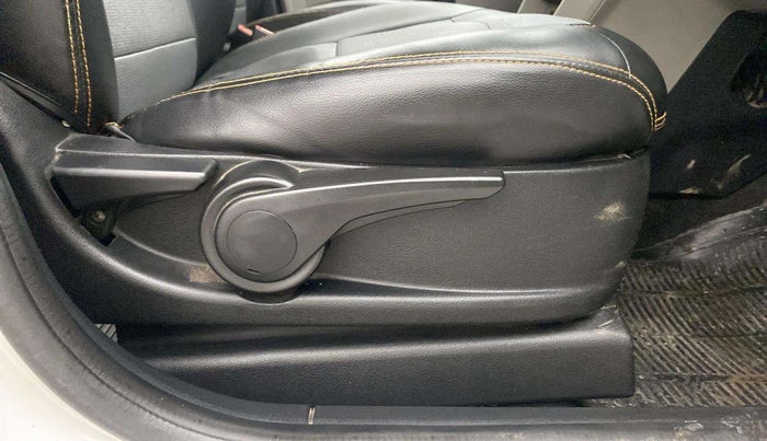 2018 Tata Tiago XZ PETROL, CNG, Manual, 63,002 km, Driver Side Adjustment Panel