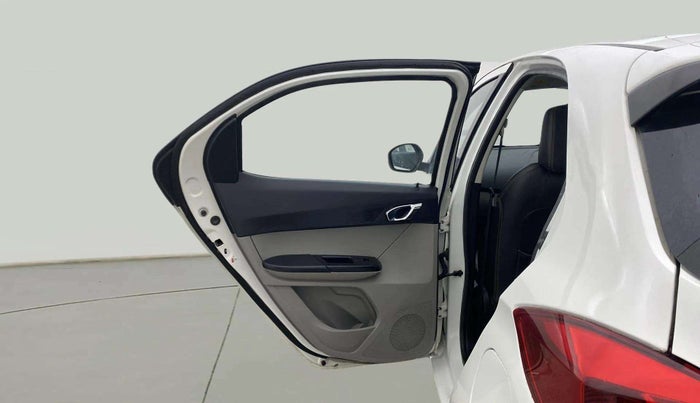 2018 Tata Tiago XZ PETROL, CNG, Manual, 63,002 km, LHS Rear Door