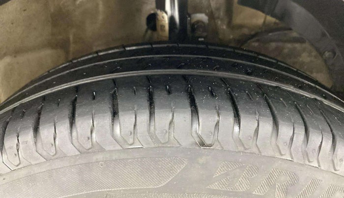2021 Maruti Ertiga ZXI AT SHVS, Petrol, Automatic, 65,152 km, Right Front Tyre Tread
