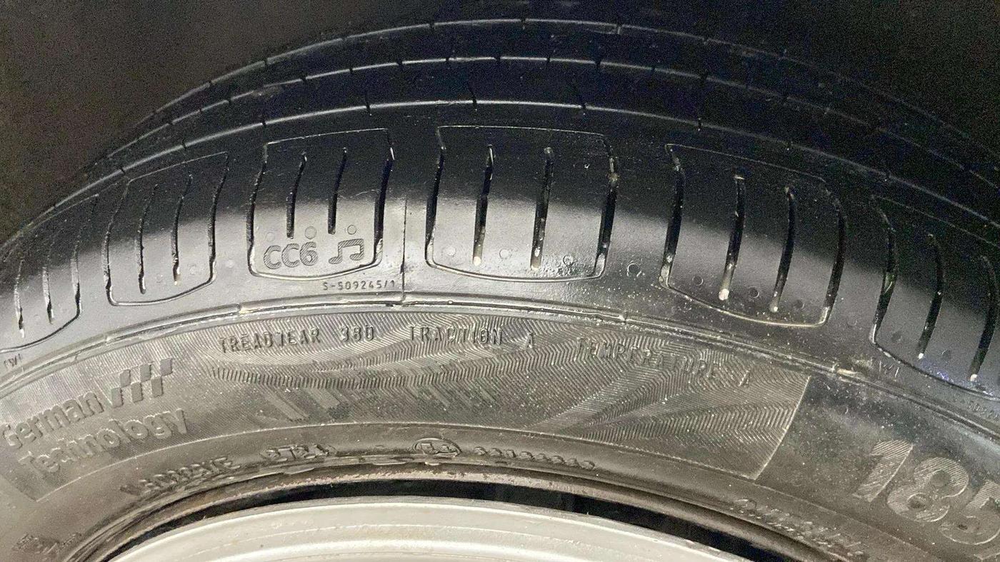 2018 Volkswagen Ameo COMFORTLINE 1.0L, Petrol, Manual, 64,284 km, Left Rear Tyre Tread