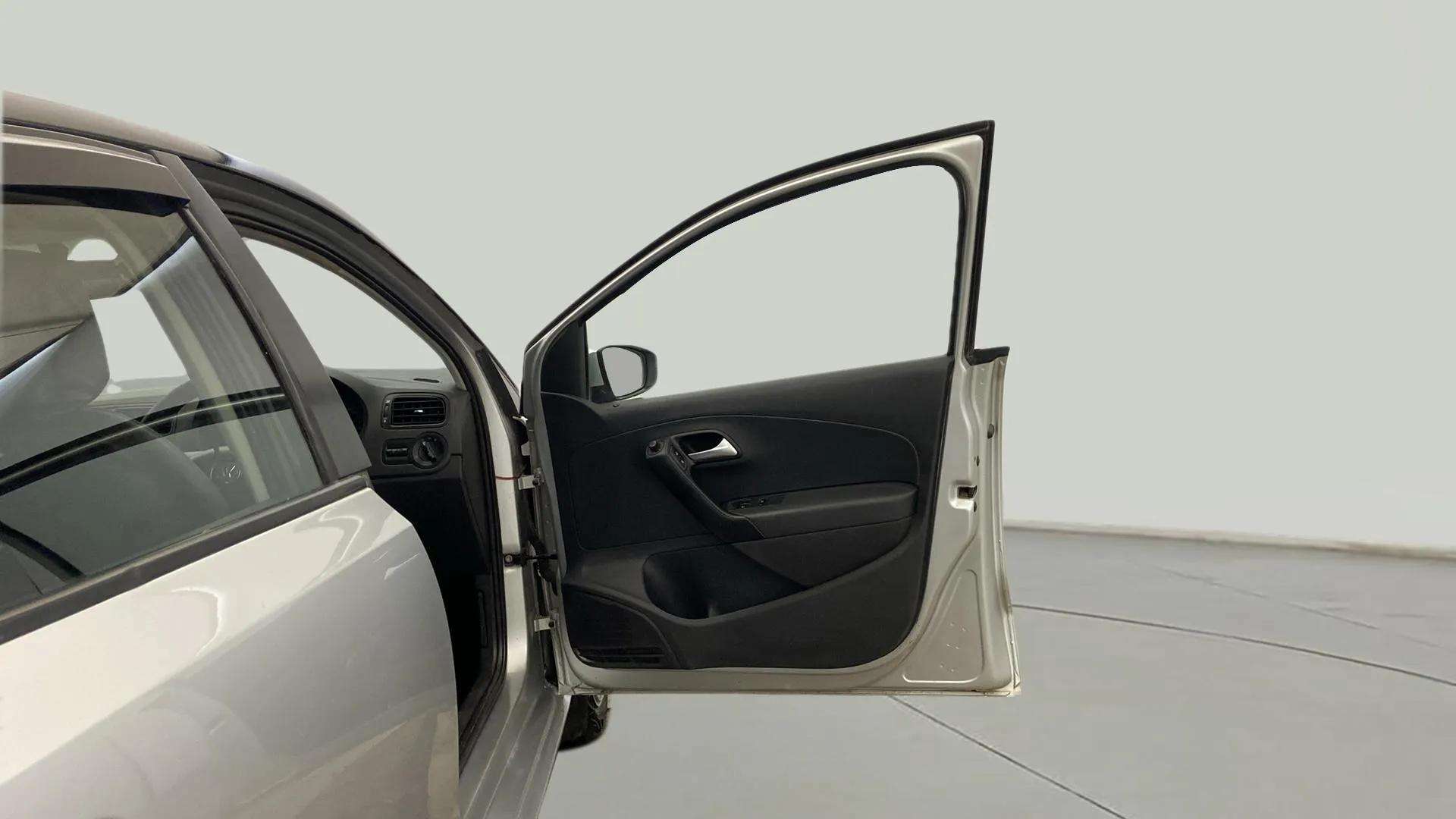 RHS-Front-Door-Open-32