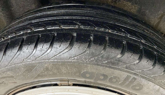 2018 Volkswagen Ameo COMFORTLINE 1.0L, Petrol, Manual, 64,284 km, Left Front Tyre Tread