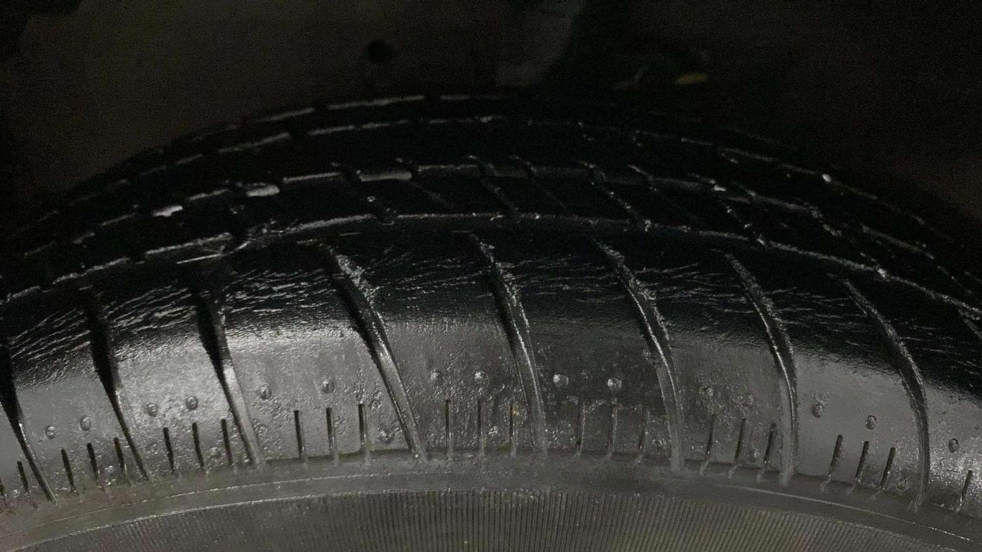 2017 Maruti Celerio VXI AMT, Petrol, Automatic, 7,165 km, Left Front Tyre Tread