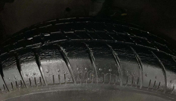2017 Maruti Celerio VXI AMT, Petrol, Automatic, 7,029 km, Left Front Tyre Tread