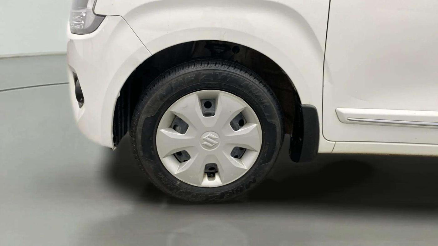 2023 Maruti New Wagon-R VXI 1.0 AMT, Petrol, Automatic, 13,586 km, Left Front Wheel