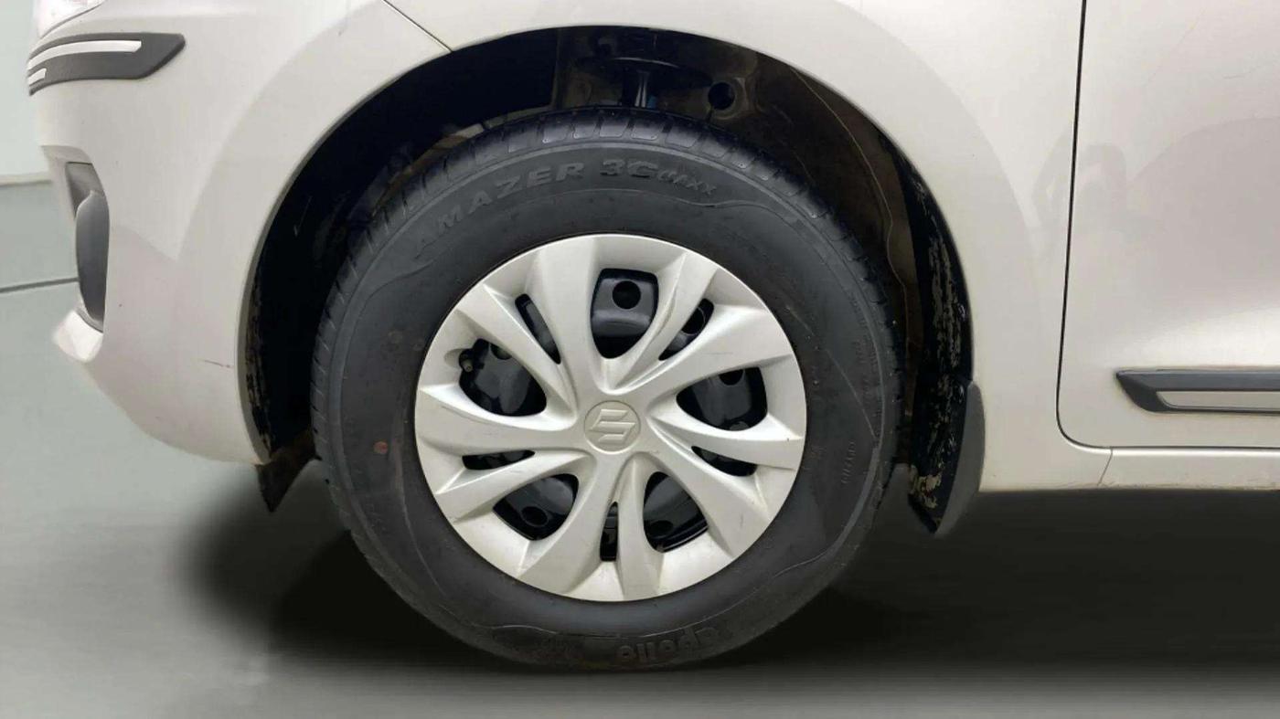 2023 Maruti Swift VXI CNG, CNG, Manual, 42,482 km, Left Front Wheel