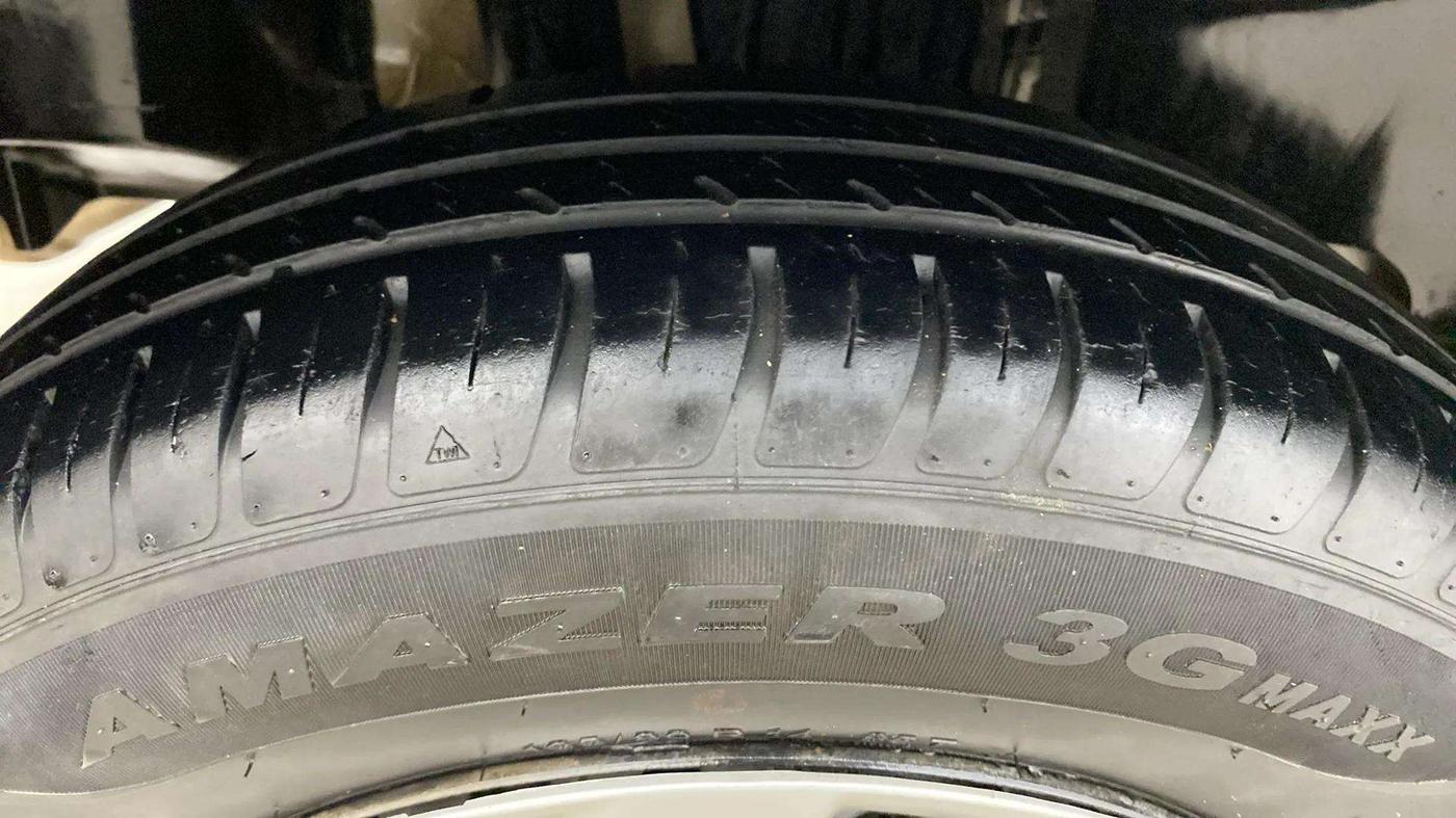 2023 Maruti Swift VXI CNG, CNG, Manual, 42,482 km, Right Rear Tyre Tread