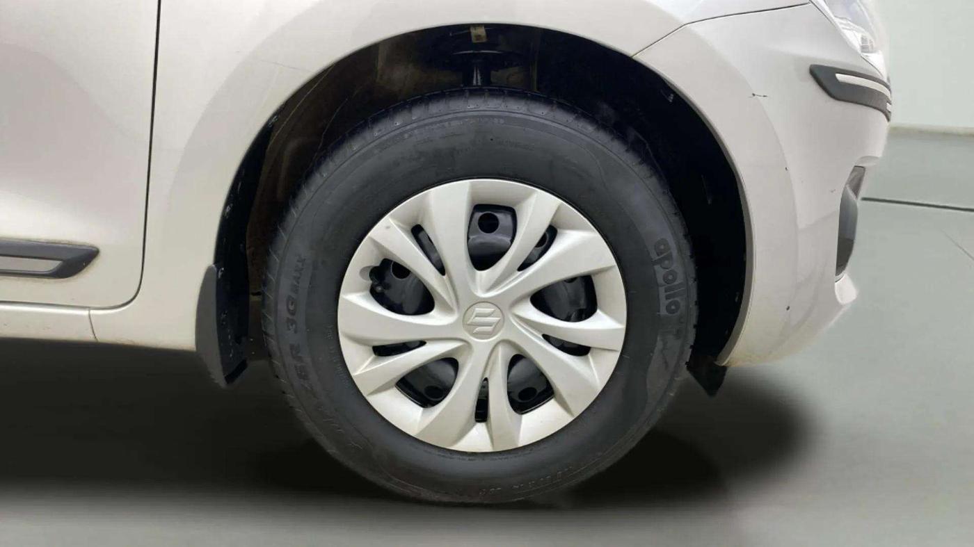 2023 Maruti Swift VXI CNG, CNG, Manual, 42,482 km, Right Front Wheel