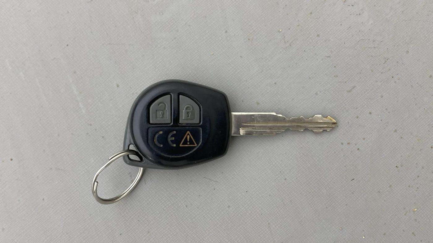 2023 Maruti Swift VXI CNG, CNG, Manual, 42,482 km, Key Close Up