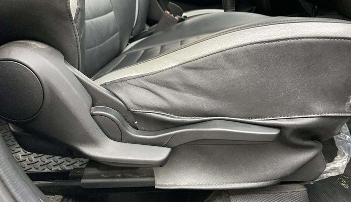 2023 Maruti Swift VXI CNG, CNG, Manual, 42,474 km, Driver Side Adjustment Panel
