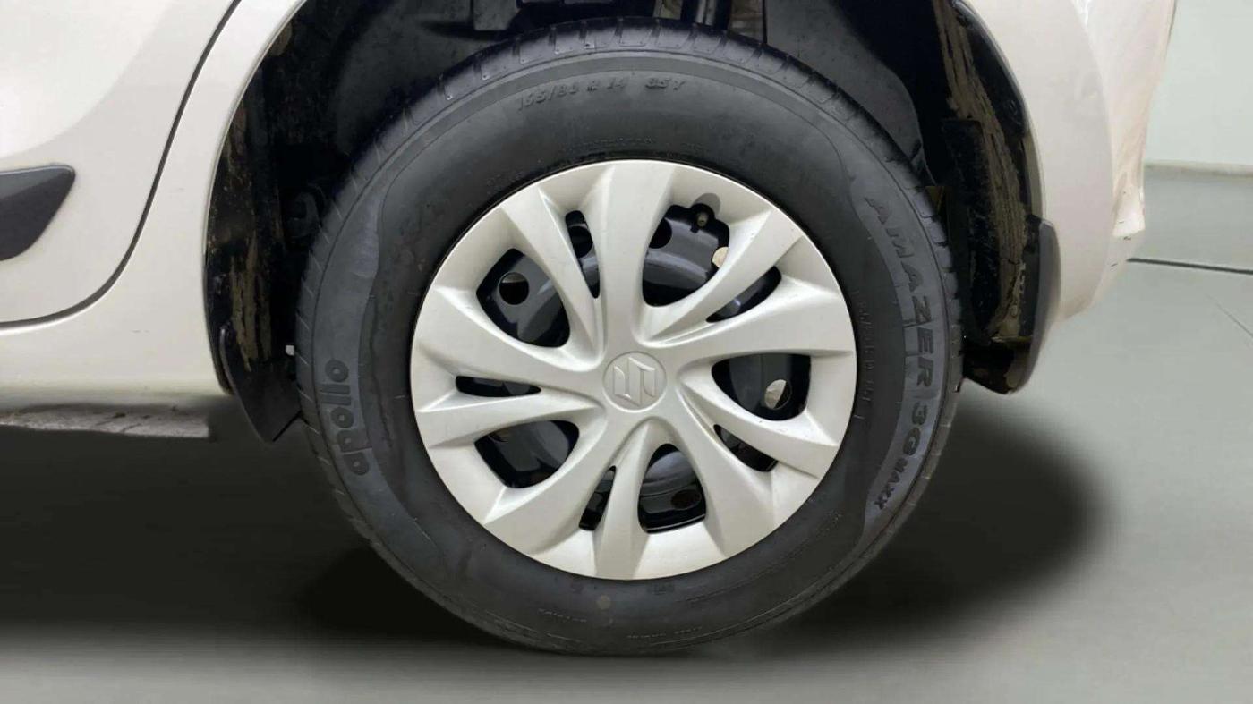 2023 Maruti Swift VXI CNG, CNG, Manual, 42,482 km, Left Rear Wheel