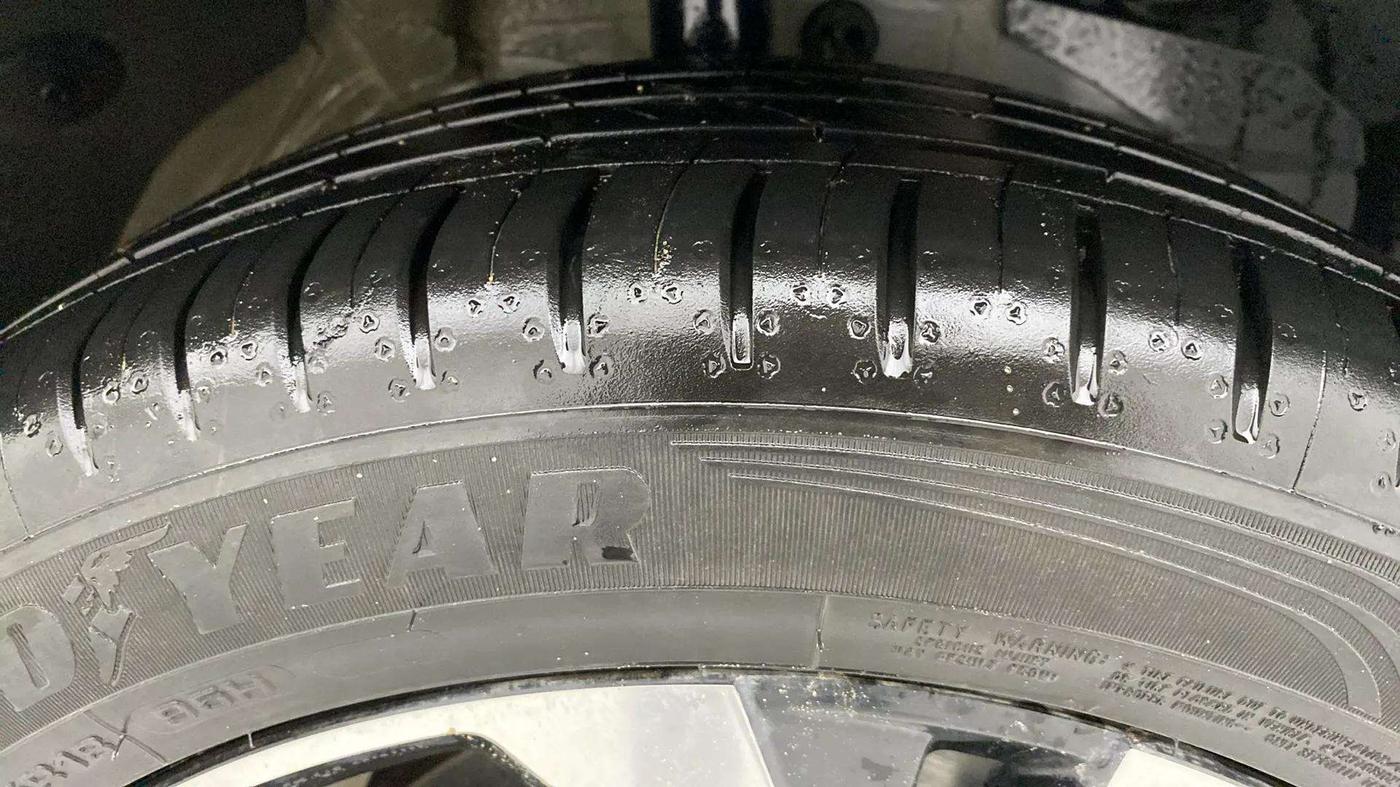 2023 MG HECTOR SMART PRO 1.5 TURBO MT PETROL, Petrol, Manual, 14,667 km, Right Front Tyre Tread
