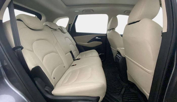 2023 MG HECTOR SMART PRO 1.5 TURBO MT PETROL, Petrol, Manual, 14,602 km, Right Side Rear Door Cabin