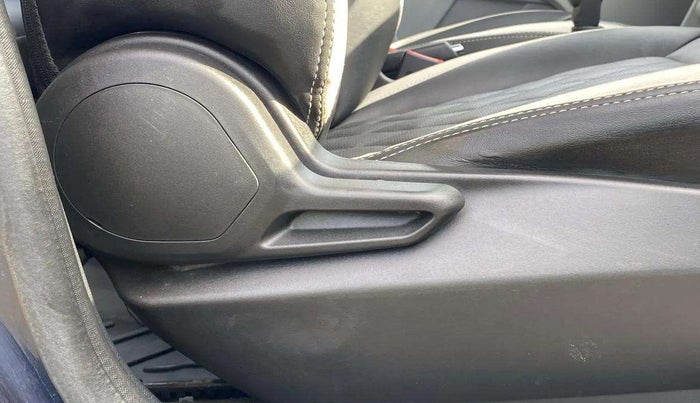 2021 Tata Tiago XT PETROL, Petrol, Manual, 43,547 km, Driver Side Adjustment Panel