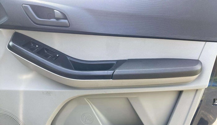 2021 Tata Tiago XT PETROL, Petrol, Manual, 43,547 km, Driver Side Door Panels Control