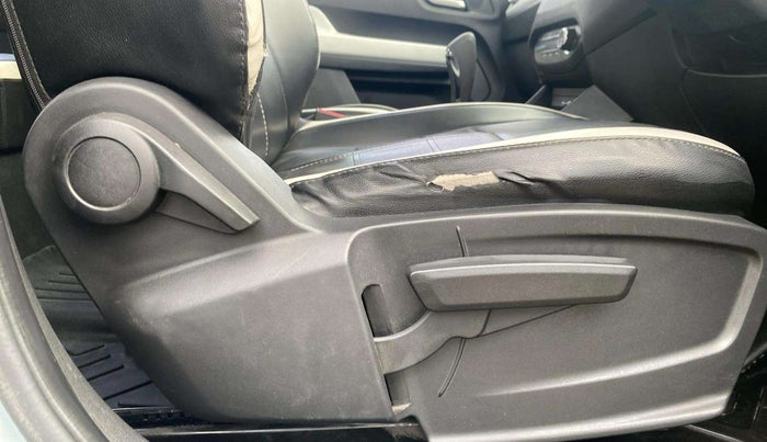 2023 Tata PUNCH CREATIVE AMT 1.2 RTN DUAL TONE, Petrol, Automatic, 50,937 km, Driver Side Adjustment Panel