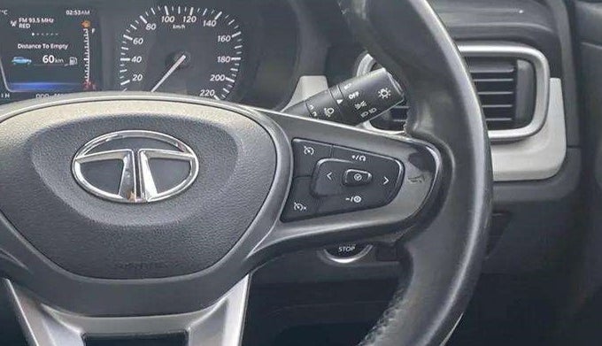 2023 Tata PUNCH CREATIVE AMT 1.2 RTN DUAL TONE, Petrol, Automatic, 50,937 km, Adaptive Cruise Control