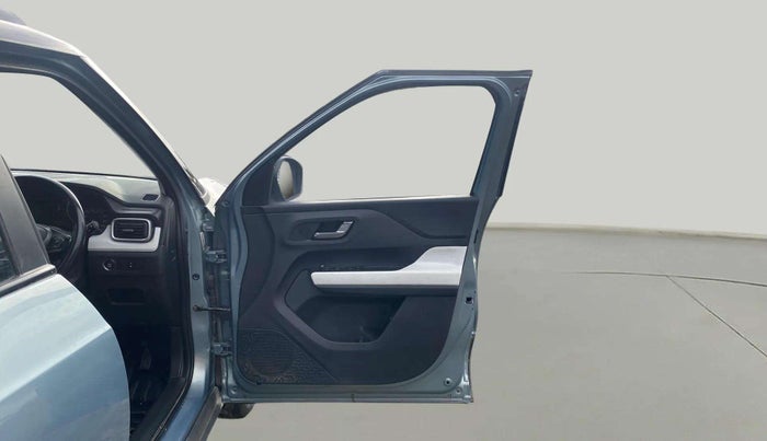 2023 Tata PUNCH CREATIVE AMT 1.2 RTN DUAL TONE, Petrol, Automatic, 50,937 km, RHS Front Door