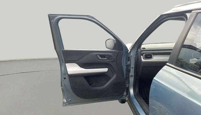 2023 Tata PUNCH CREATIVE AMT 1.2 RTN DUAL TONE, Petrol, Automatic, 50,937 km, LHS Front Door