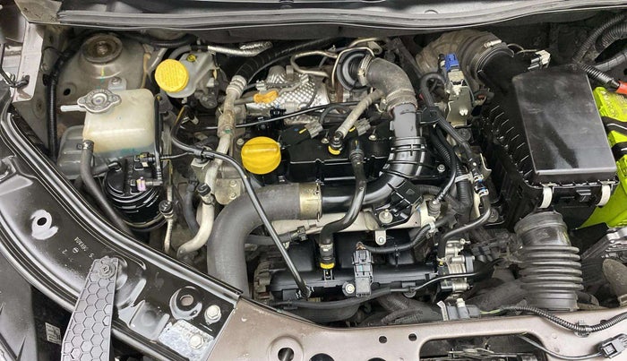 2022 Nissan MAGNITE XV PREMIUM TURBO CVT, Petrol, Automatic, 34,598 km, Engine View - Right