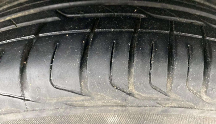 2023 Tata NEXON XZA PLUS DIESEL, Diesel, Automatic, 30,146 km, Right Front Tyre Tread