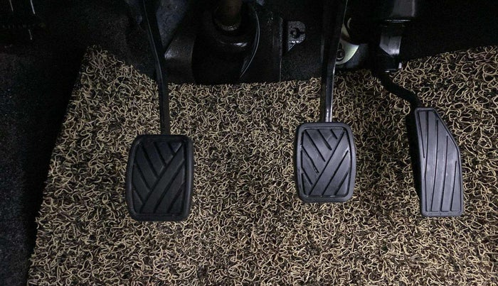 2019 Maruti New Wagon-R LXI 1.0, Petrol, Manual, 62,571 km, Pedals