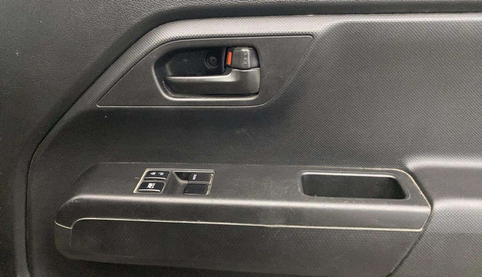 2019 Maruti New Wagon-R LXI 1.0, Petrol, Manual, 62,571 km, Driver Side Door Panels Control