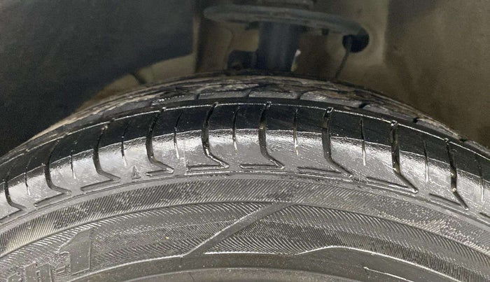 2020 Maruti Dzire ZXI PLUS, Petrol, Manual, 84,586 km, Left Front Tyre Tread