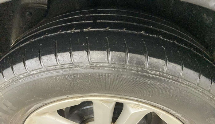 2016 Hyundai Creta SX PLUS 1.6 PETROL, Petrol, Manual, 76,466 km, Left Front Tyre Tread