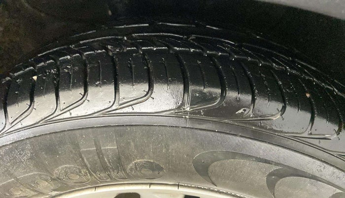 2016 Hyundai Creta SX PLUS 1.6 PETROL, Petrol, Manual, 76,466 km, Right Front Tyre Tread