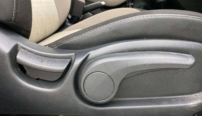2019 Hyundai Elite i20 SPORTZ PLUS 1.2, Petrol, Manual, 41,853 km, Driver Side Adjustment Panel