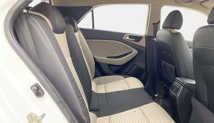 2019 Hyundai Elite i20 SPORTZ PLUS 1.2, Petrol, Manual, 41,853 km, Right Side Rear Door Cabin