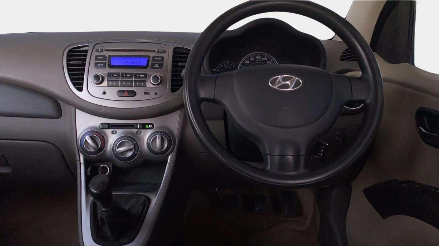 2013 Hyundai i10 MAGNA 1.2, Petrol, Manual, 48,769 km, Steering Wheel Close Up