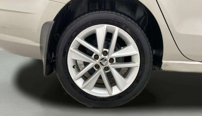 2018 Skoda Rapid STYLE 1.6 MPI, Petrol, Manual, 97,262 km, Right Rear Wheel