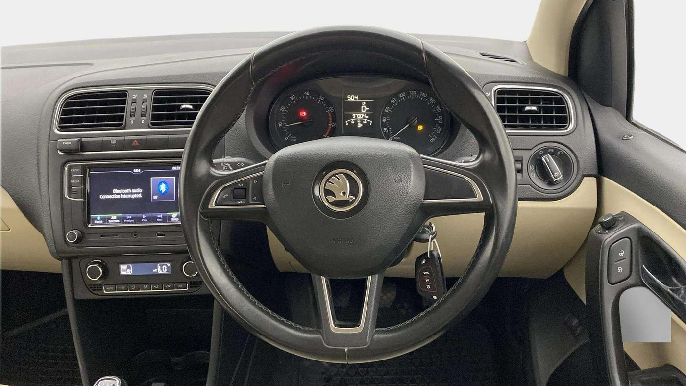 2018 Skoda Rapid STYLE 1.6 MPI, Petrol, Manual, 97,262 km, Steering Wheel Close Up