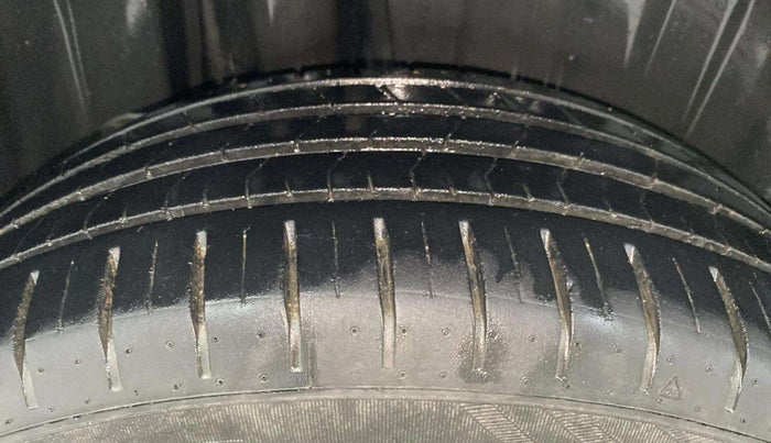 2022 Toyota Glanza G, Petrol, Manual, 17,698 km, Right Rear Tyre Tread