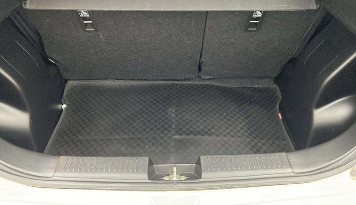 2022 Toyota Glanza G, Petrol, Manual, 17,698 km, Boot Inside