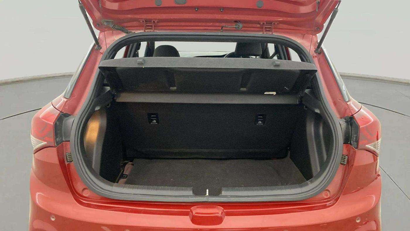 2018 Hyundai i20 Active 1.2 SX, Petrol, Manual, 25,411 km, Boot Open Zoomed View