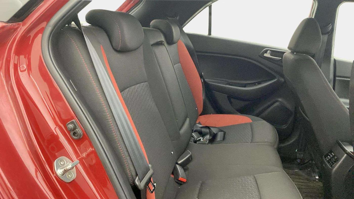 2018 Hyundai i20 Active 1.2 SX, Petrol, Manual, 25,411 km, Right Side Rear Door Cabin
