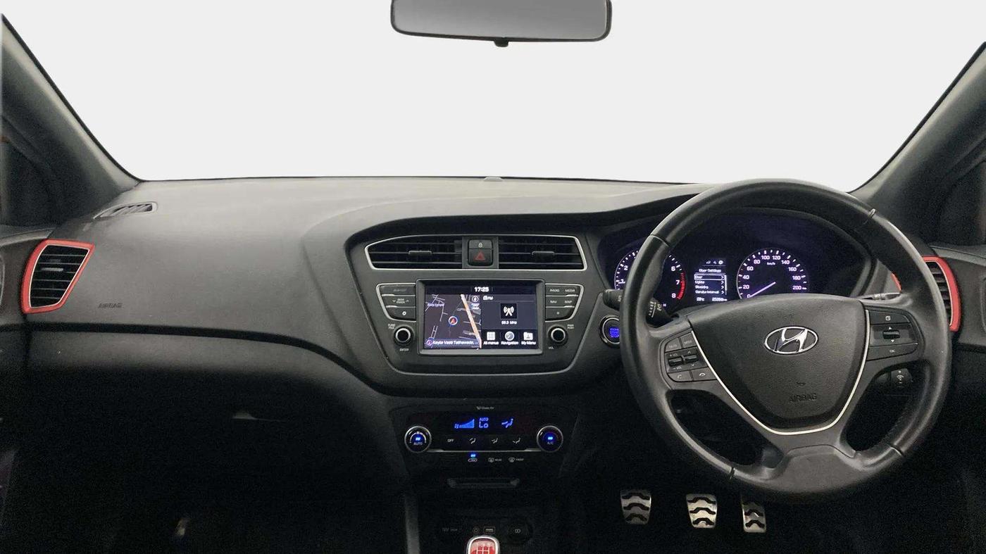 2018 Hyundai i20 Active 1.2 SX, Petrol, Manual, 25,411 km, Dashboard