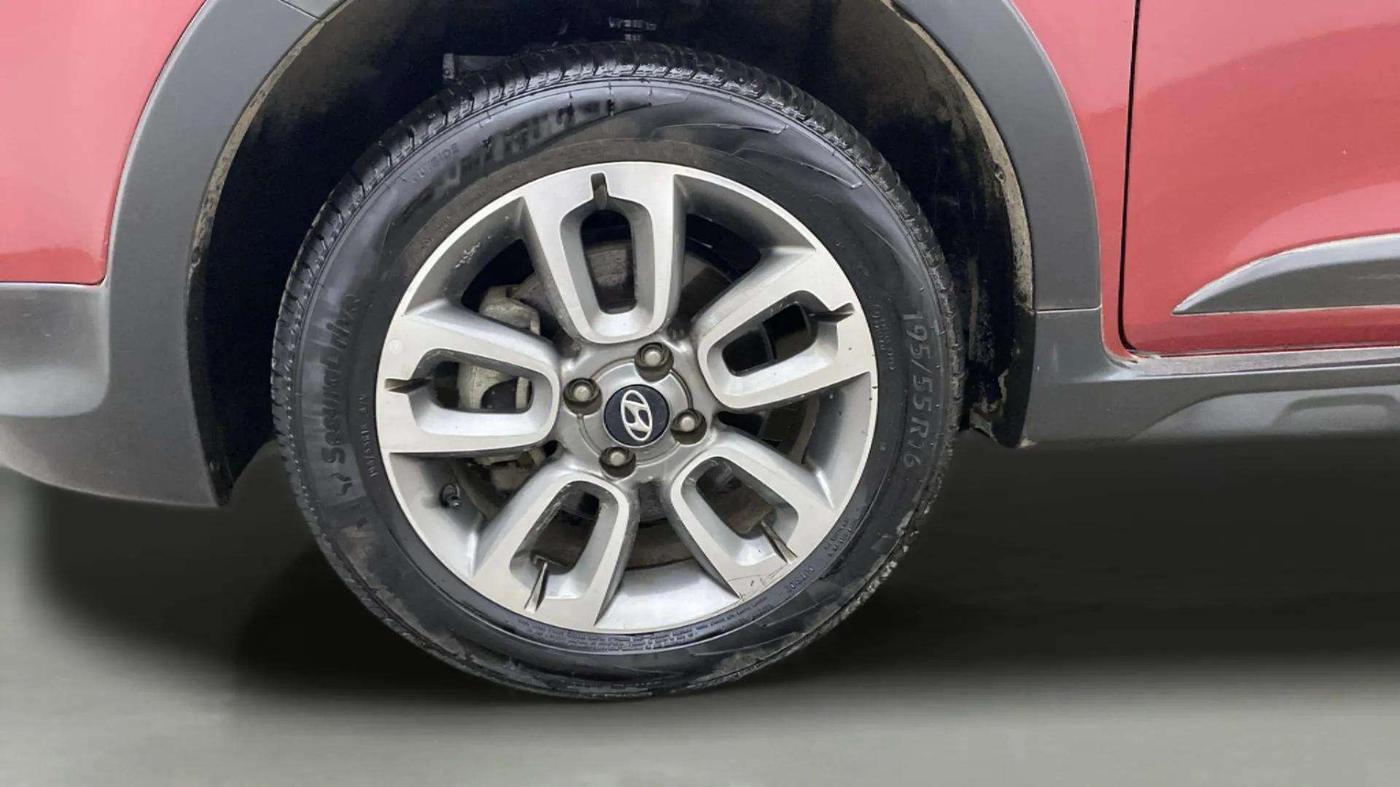 2018 Hyundai i20 Active 1.2 SX, Petrol, Manual, 25,411 km, Left Front Wheel