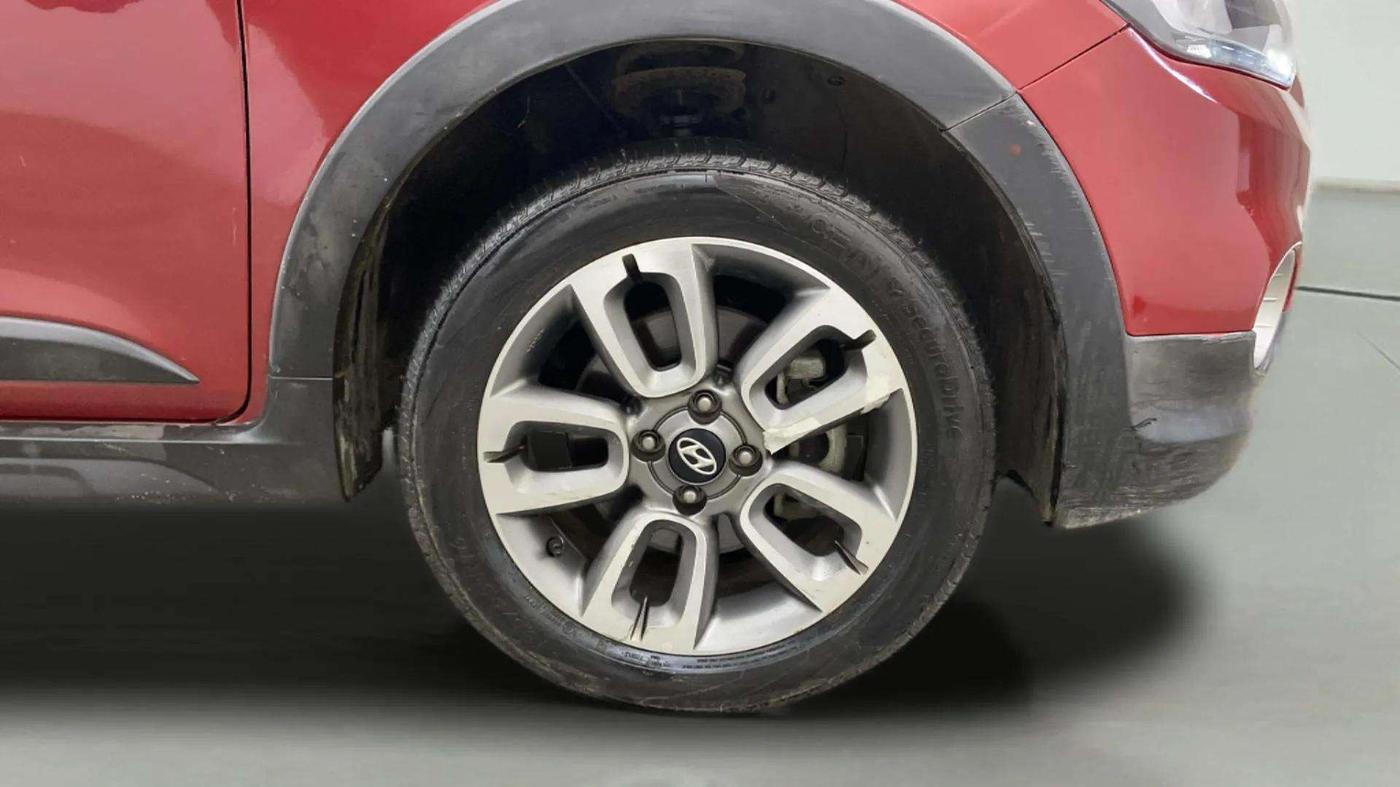 2018 Hyundai i20 Active 1.2 SX, Petrol, Manual, 25,411 km, Right Front Wheel