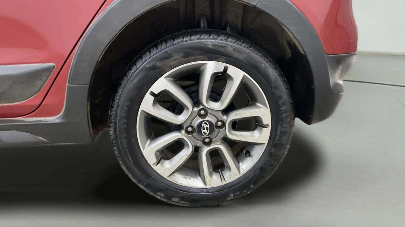 2018 Hyundai i20 Active 1.2 SX, Petrol, Manual, 25,411 km, Left Rear Wheel