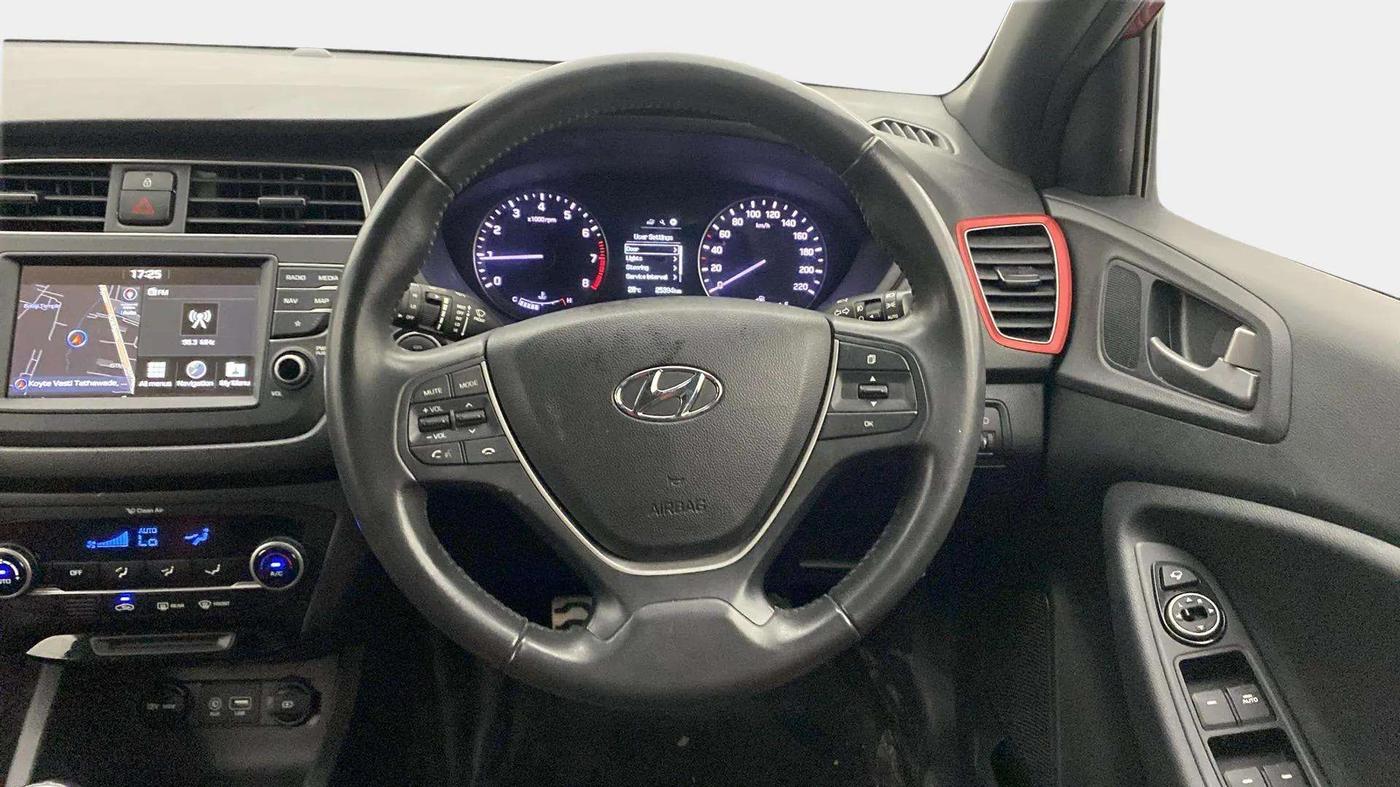 2018 Hyundai i20 Active 1.2 SX, Petrol, Manual, 25,411 km, Steering Wheel Close Up