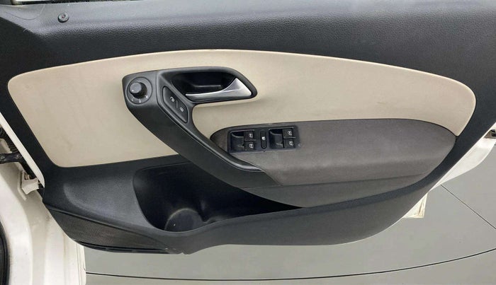 2013 Volkswagen Polo HIGHLINE1.2L, Petrol, Manual, 75,090 km, Driver Side Door Panels Control