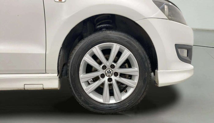2013 Volkswagen Polo HIGHLINE1.2L, Petrol, Manual, 75,090 km, Right Front Wheel
