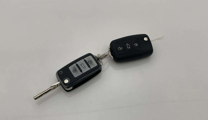 2013 Volkswagen Polo HIGHLINE1.2L, Petrol, Manual, 75,090 km, Key Close Up