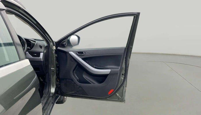 2022 Tata NEXON XM PLUS SUNROOF PETROL, Petrol, Manual, 40,281 km, RHS Front Door